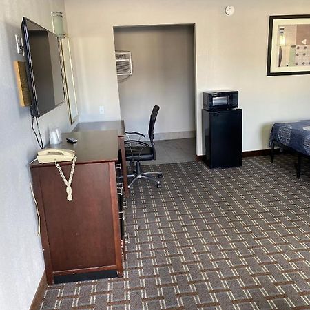 New Budget Inn Eaton Екстериор снимка