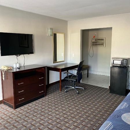 New Budget Inn Eaton Екстериор снимка