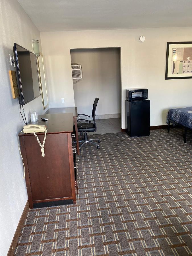 New Budget Inn Eaton Екстериор снимка