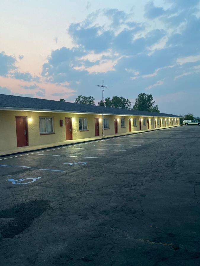 New Budget Inn Eaton Екстериор снимка